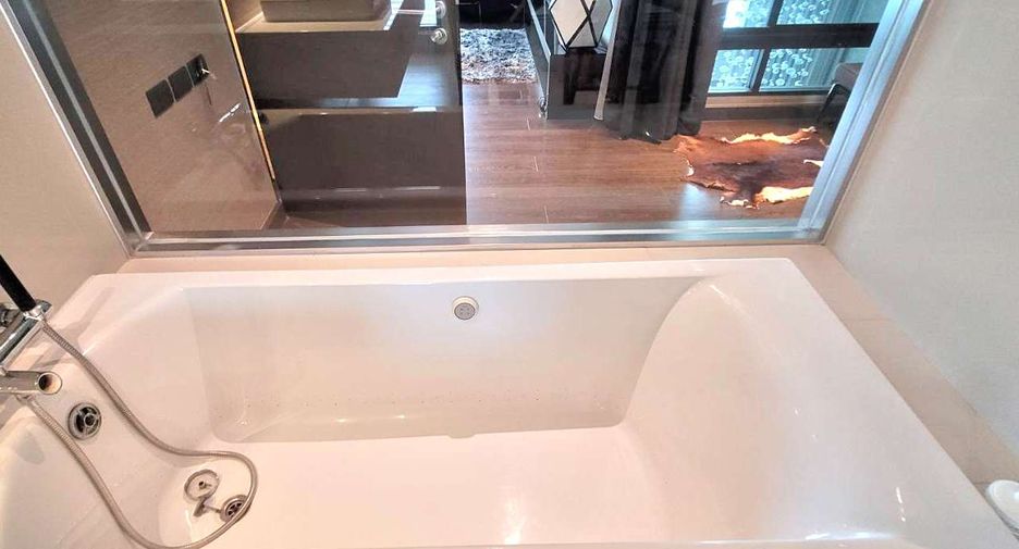 For rent そして for sale 3 ベッドルーム townhouse in Watthana, Bangkok