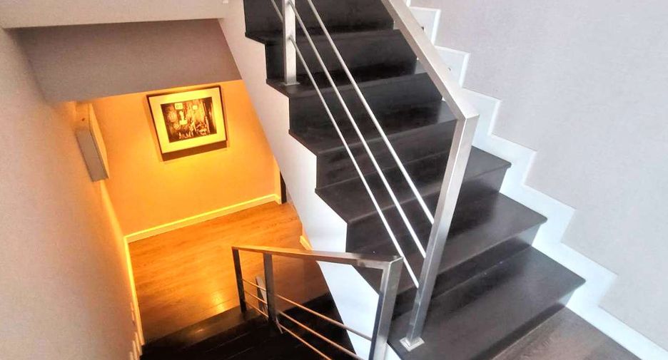For rent そして for sale 3 ベッドルーム townhouse in Watthana, Bangkok