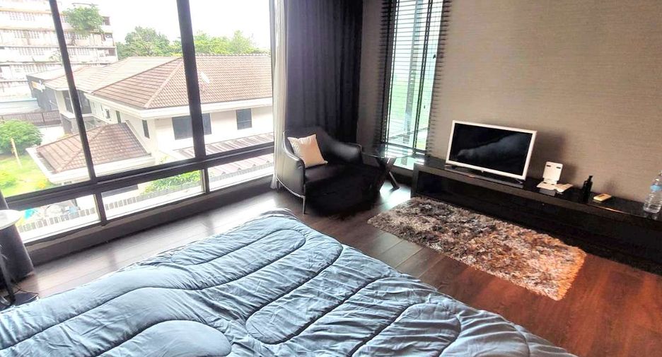 For rent そして for sale 3 ベッドルーム townhouse in Watthana, Bangkok