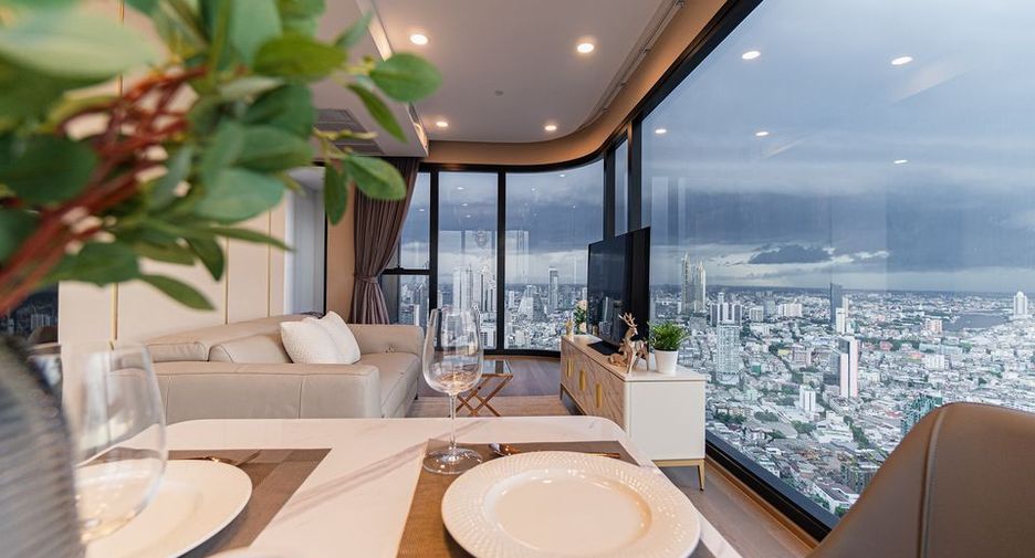 For rent 2 ベッドルーム condo in Bang Rak, Bangkok