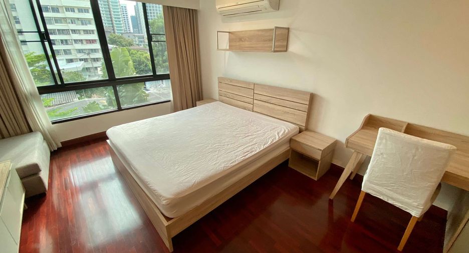 For rent 2 bedrooms condo in Watthana, Bangkok