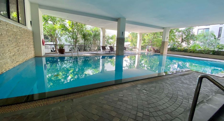 For rent 2 bedrooms condo in Watthana, Bangkok