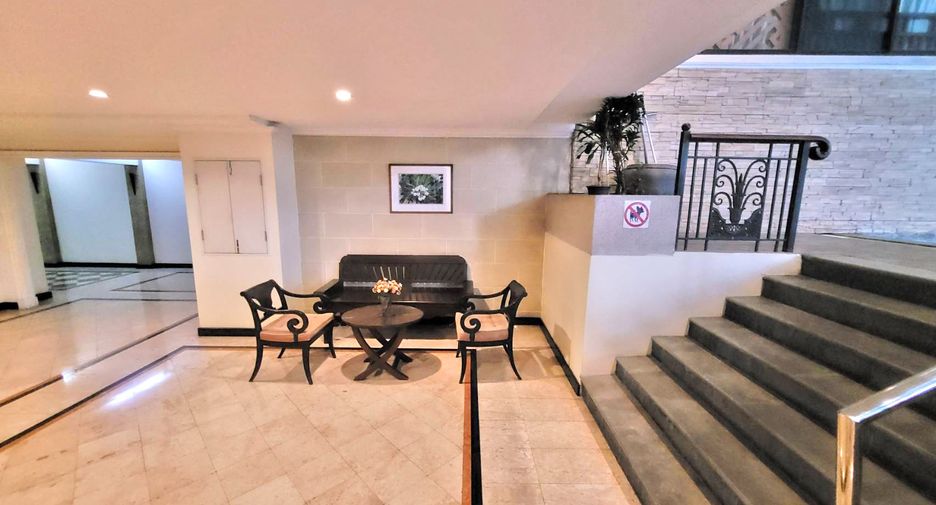 For rent 2 bedrooms condo in Watthana, Bangkok