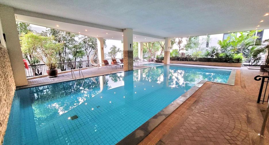 For rent 2 bedrooms condo in Watthana, Bangkok