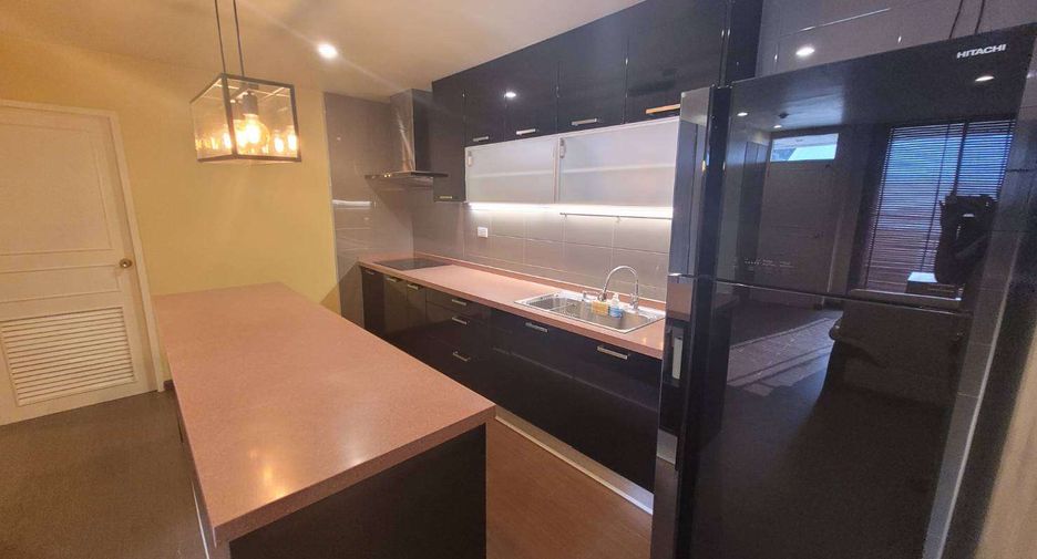 For rent 1 bed condo in Watthana, Bangkok