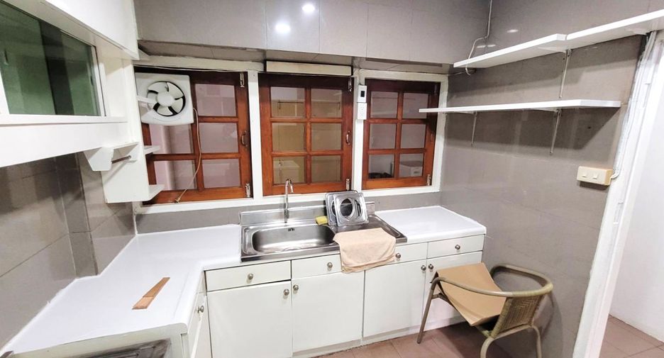 Condo en alquiler de 2 habitaciones en Khlong Toei, Bangkok