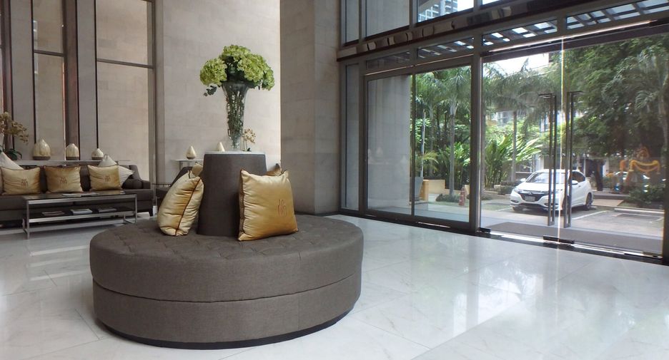 For rent 2 bedrooms condo in Khlong Toei, Bangkok