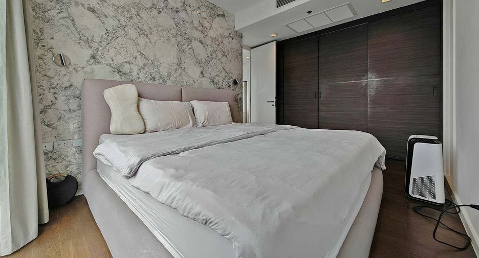 For rent 2 bedrooms condo in Sathon, Bangkok