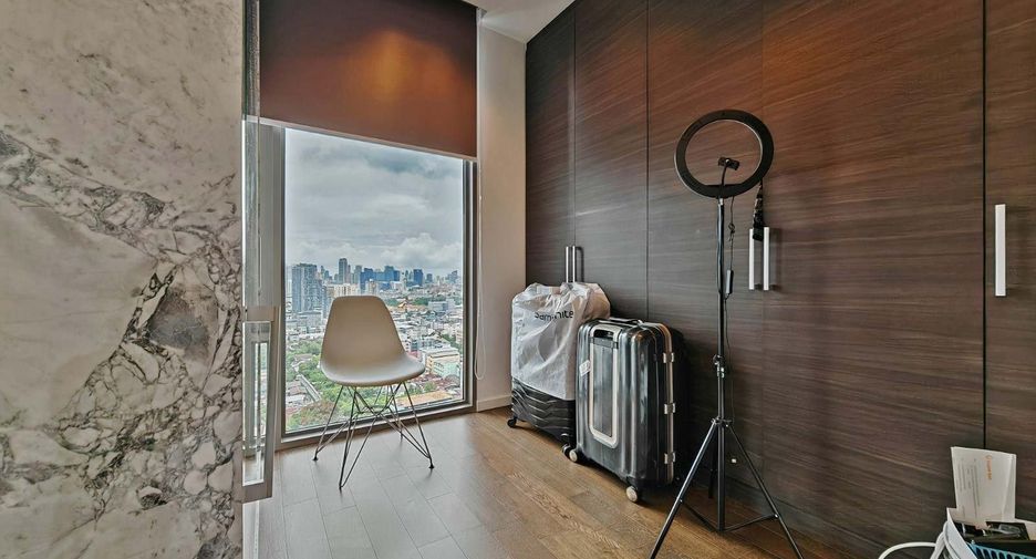 For rent 2 bedrooms condo in Sathon, Bangkok