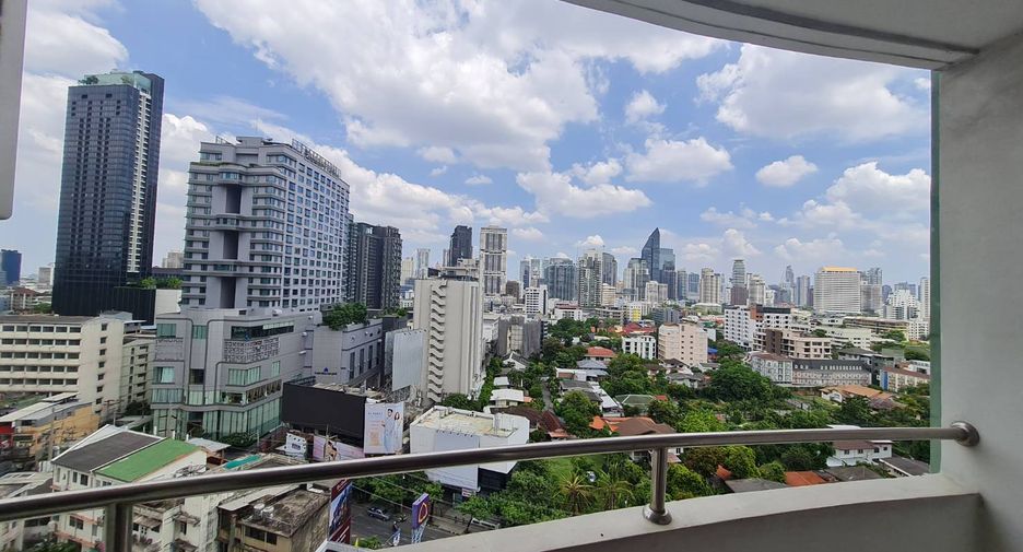 À louer 3 chambres condo à Watthana, Bangkok