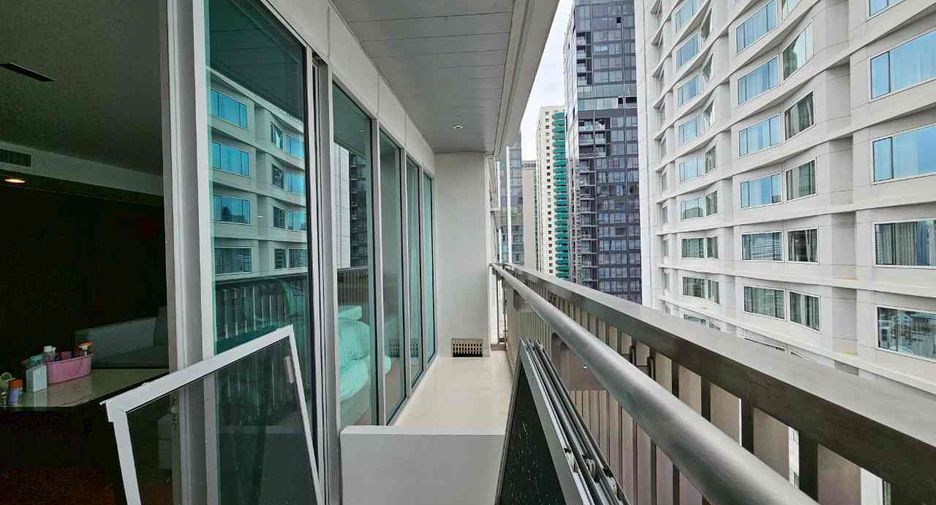 À louer 3 chambres condo à Watthana, Bangkok