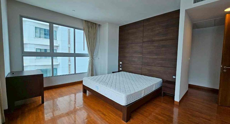 À louer 3 chambres condo à Watthana, Bangkok