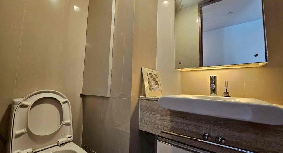 À louer 3 chambres condo à Watthana, Bangkok