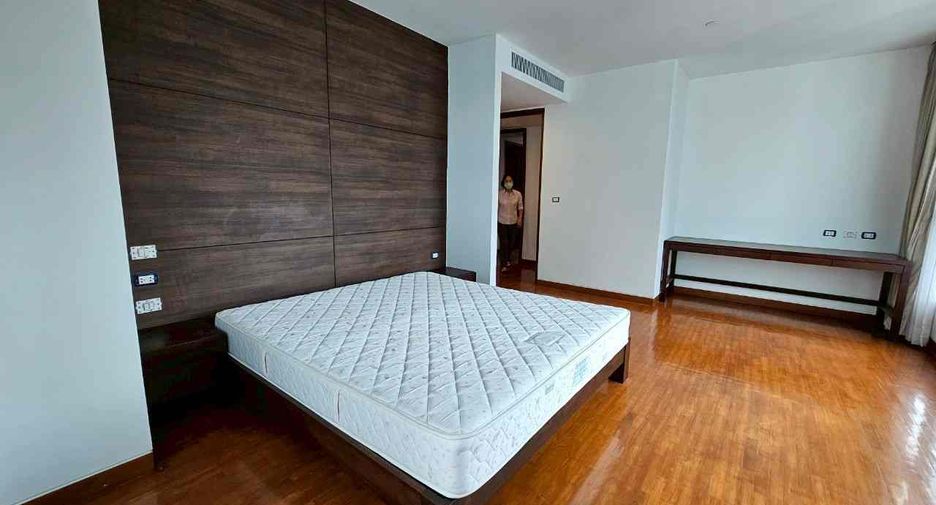 À louer 3 chambres condo à Watthana, Bangkok