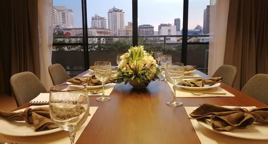 À louer 3 chambres condo à Watthana, Bangkok