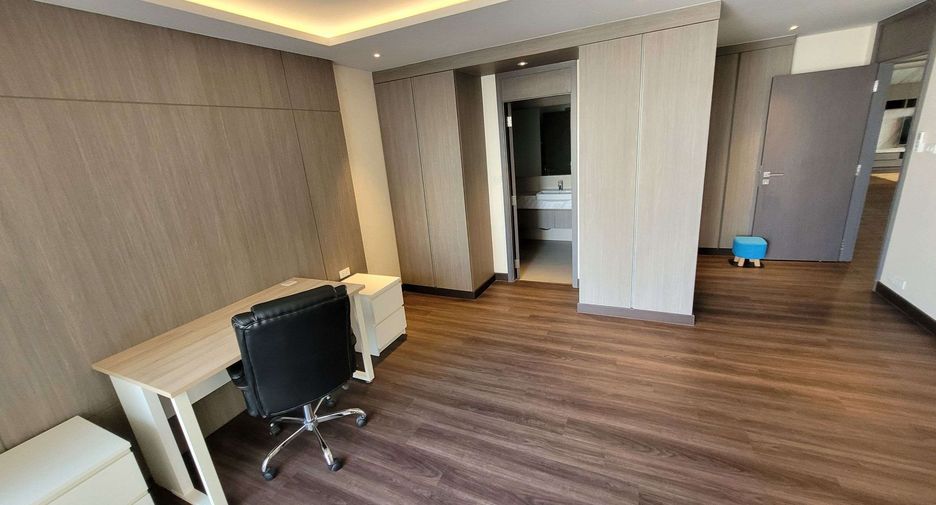 À louer 3 chambres condo à Watthana, Bangkok