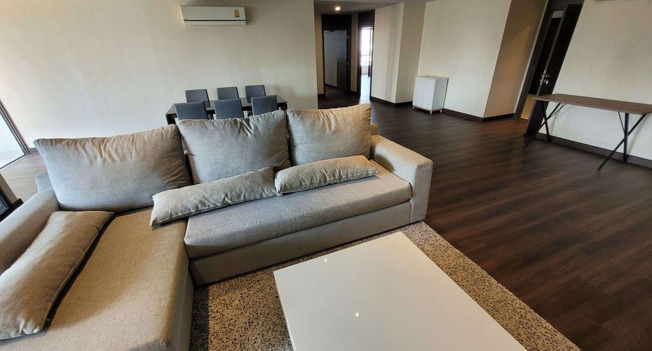 À louer 3 chambres condo à Watthana, Bangkok