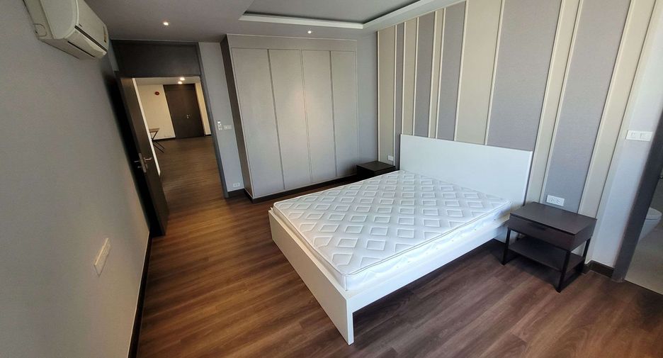 À louer 3 chambres condo à Watthana, Bangkok