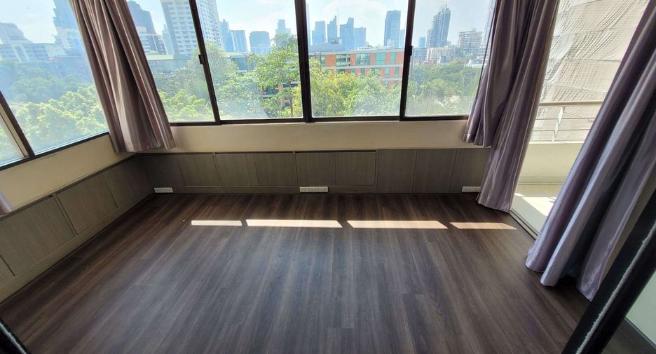À louer 3 chambres condo à Watthana, Bangkok