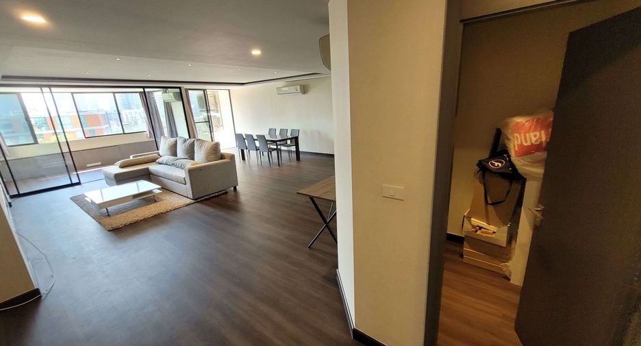 À louer 3 chambres condo à Watthana, Bangkok
