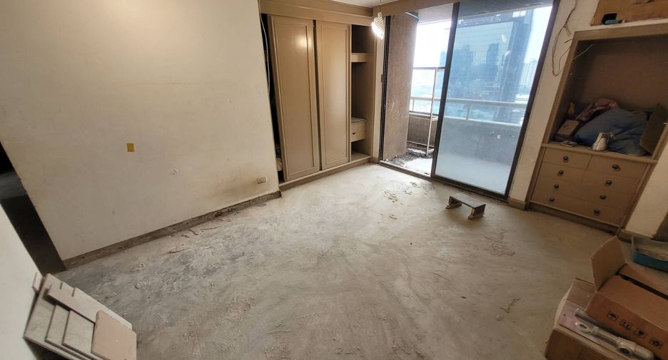 À louer et à vendre 3 chambres condo à Watthana, Bangkok