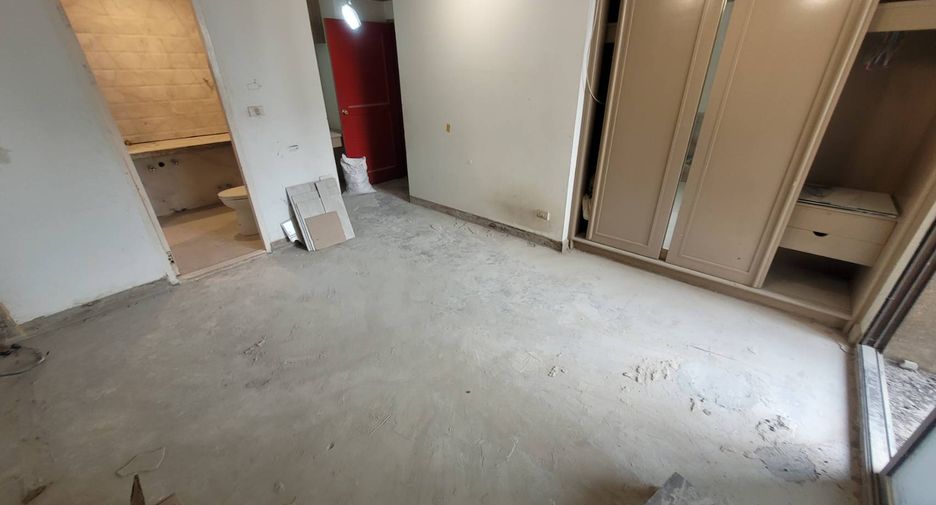 À louer et à vendre 3 chambres condo à Watthana, Bangkok