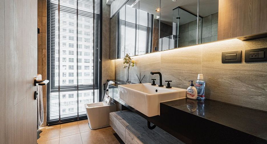 For rent 2 ベッドルーム condo in Watthana, Bangkok