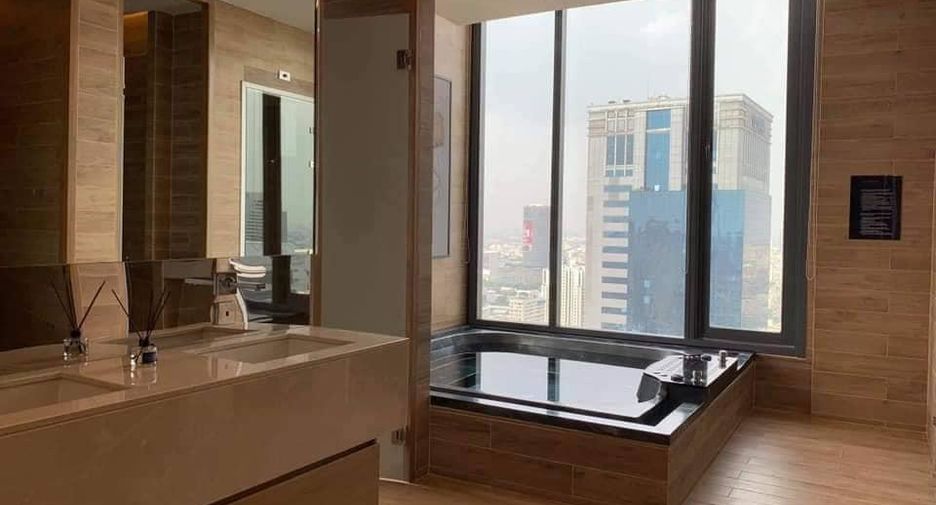 For rent and for sale 2 bedrooms condo in Watthana, Bangkok