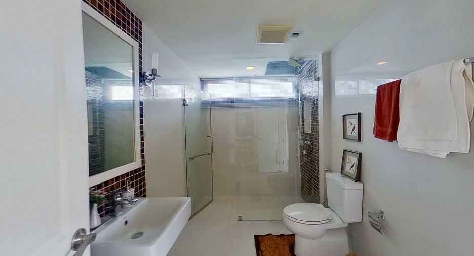 À louer 3 chambres condo à Watthana, Bangkok