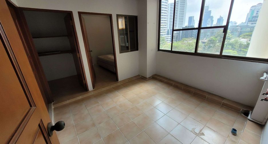 À louer 3 chambres condo à Watthana, Bangkok