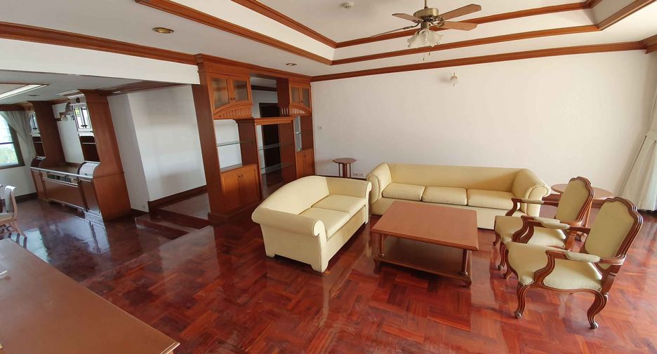 À louer 3 chambres condo à Watthana, Bangkok