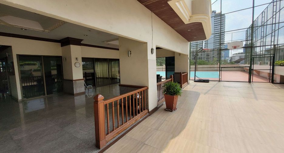 À louer 3 chambres condo à Watthana, Bangkok