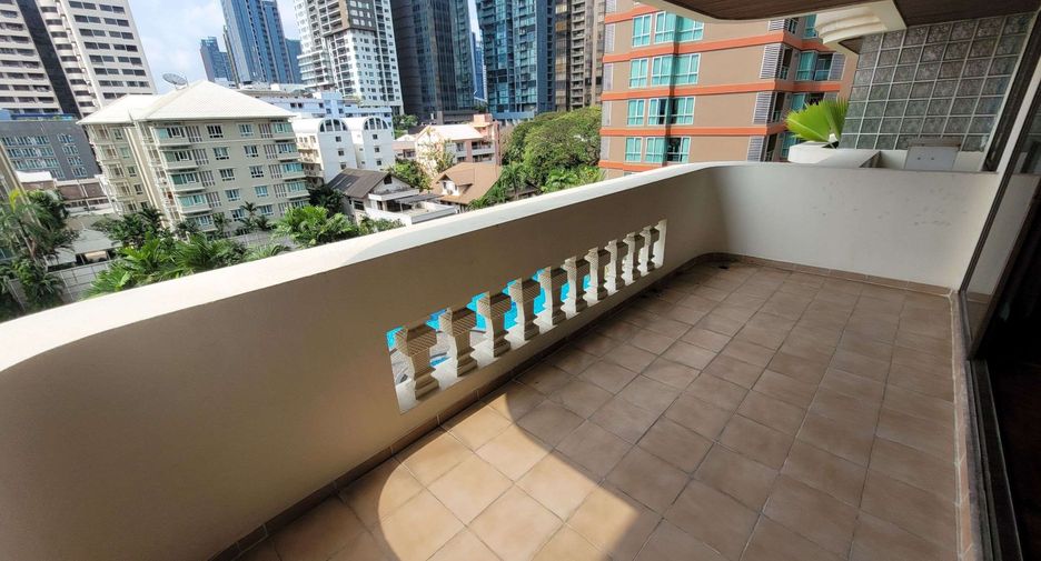 À louer 3 chambres condo à Watthana, Bangkok