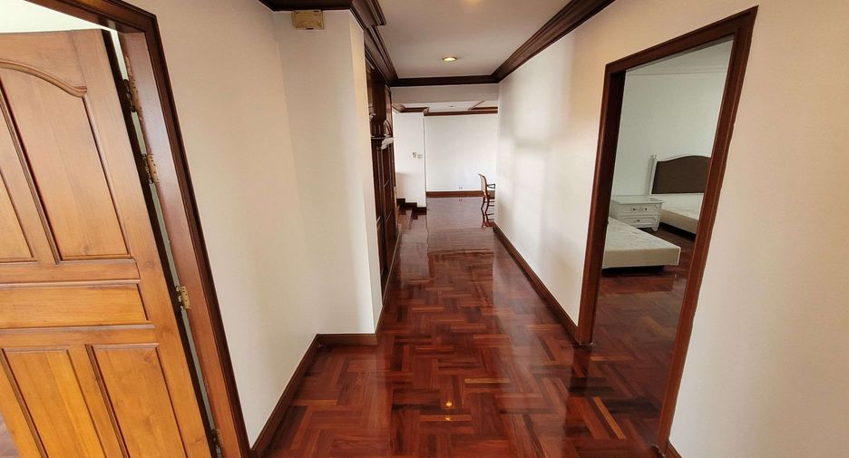 À louer 3 chambres condo à Watthana, Bangkok