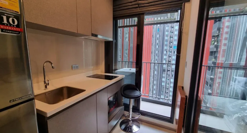 For rent 1 Beds condo in Huai Khwang, Bangkok