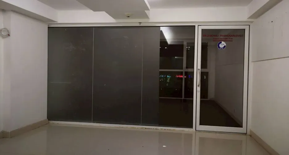 For rent retail Space in Huai Khwang, Bangkok