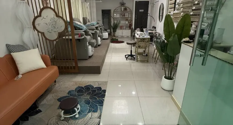 For rent retail Space in Huai Khwang, Bangkok