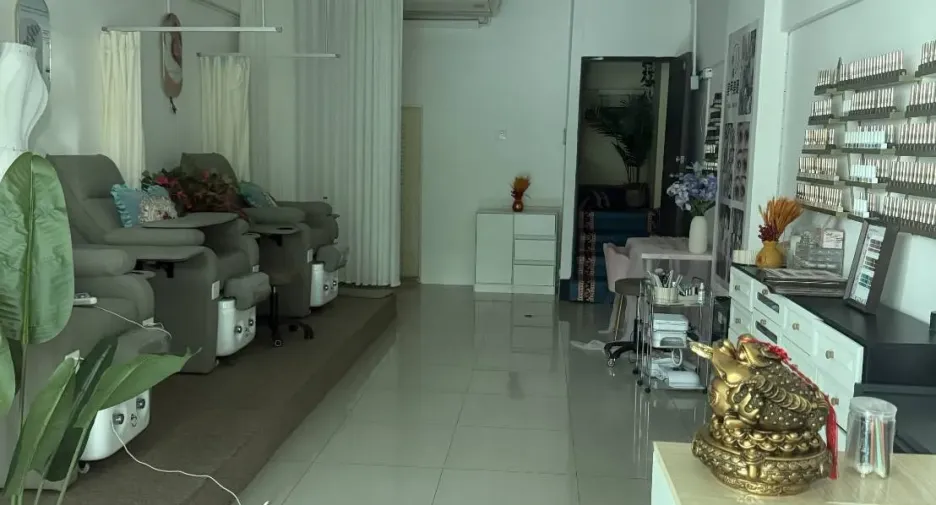 For rent retail Space in Huai Khwang, Bangkok