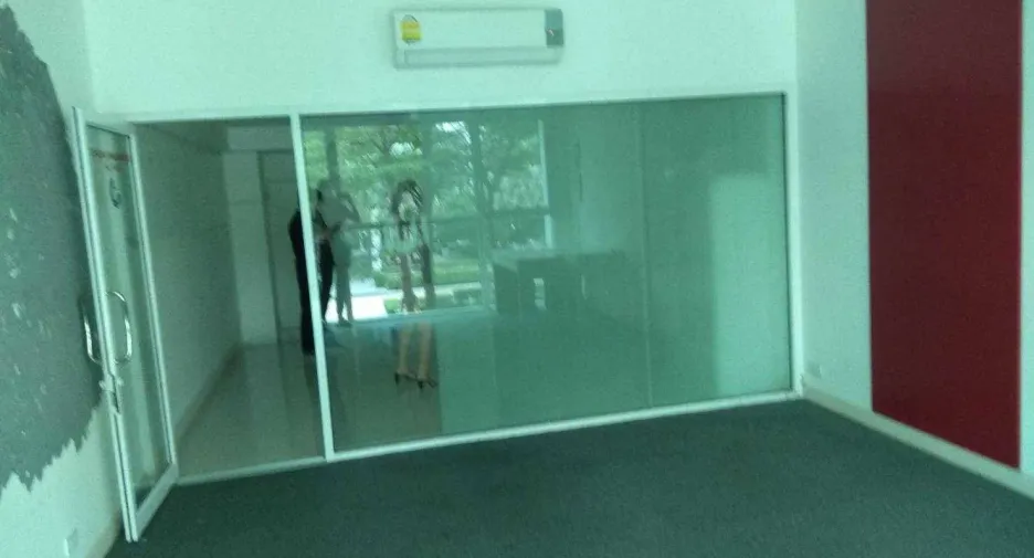 For rent retail Space in Huai Khwang, Bangkok