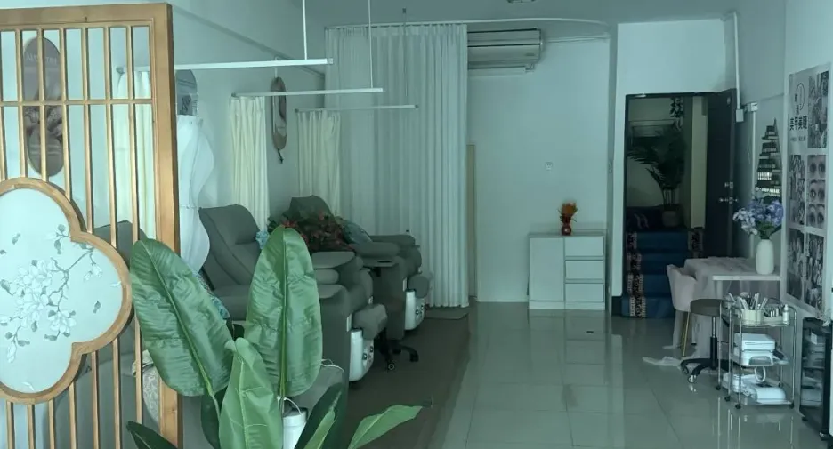 For rent retail Space in Huai Khwang, Bangkok