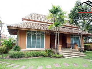 Casa en alquiler de 5 habitaciones en Bang Lamung, Chonburi