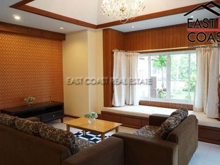 Casa en alquiler de 5 habitaciones en Bang Lamung, Chonburi
