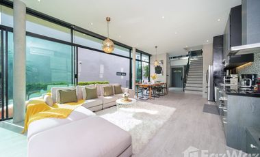 Villa en venta y en alquiler de 3 habitaciones en Thalang, Phuket