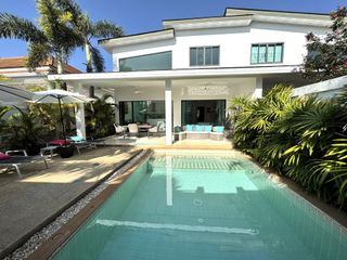 À louer 2 chambres villa à Mueang Phuket, Phuket