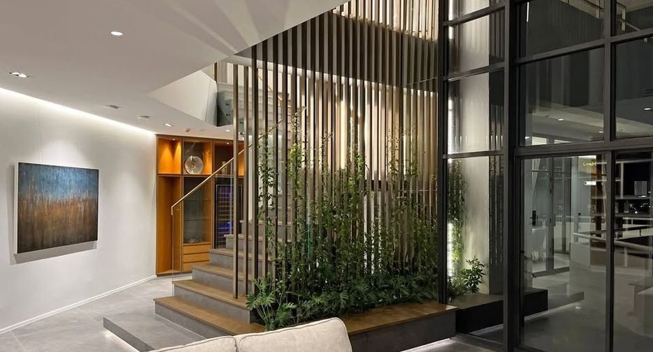 For rent 3 bedrooms condo in Watthana, Bangkok