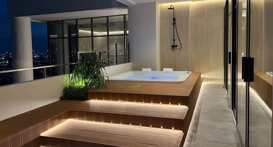 For rent 3 bedrooms condo in Watthana, Bangkok