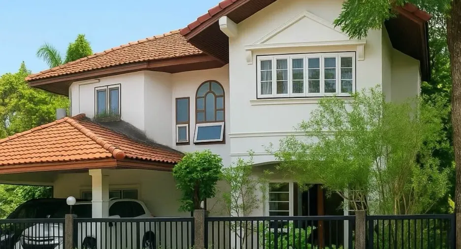 Casa en alquiler de 4 habitaciones en Bang Kapi, Bangkok