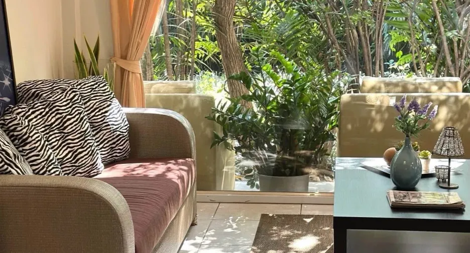 Casa en alquiler de 4 habitaciones en Bang Kapi, Bangkok
