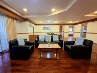 Wohnung zur Miete mit 3 Zimmer in Watthana, Bangkok