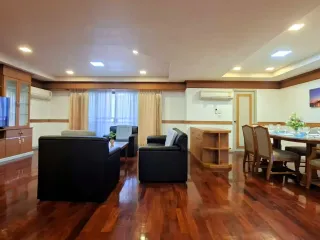 Wohnung zur Miete mit 3 Zimmer in Watthana, Bangkok